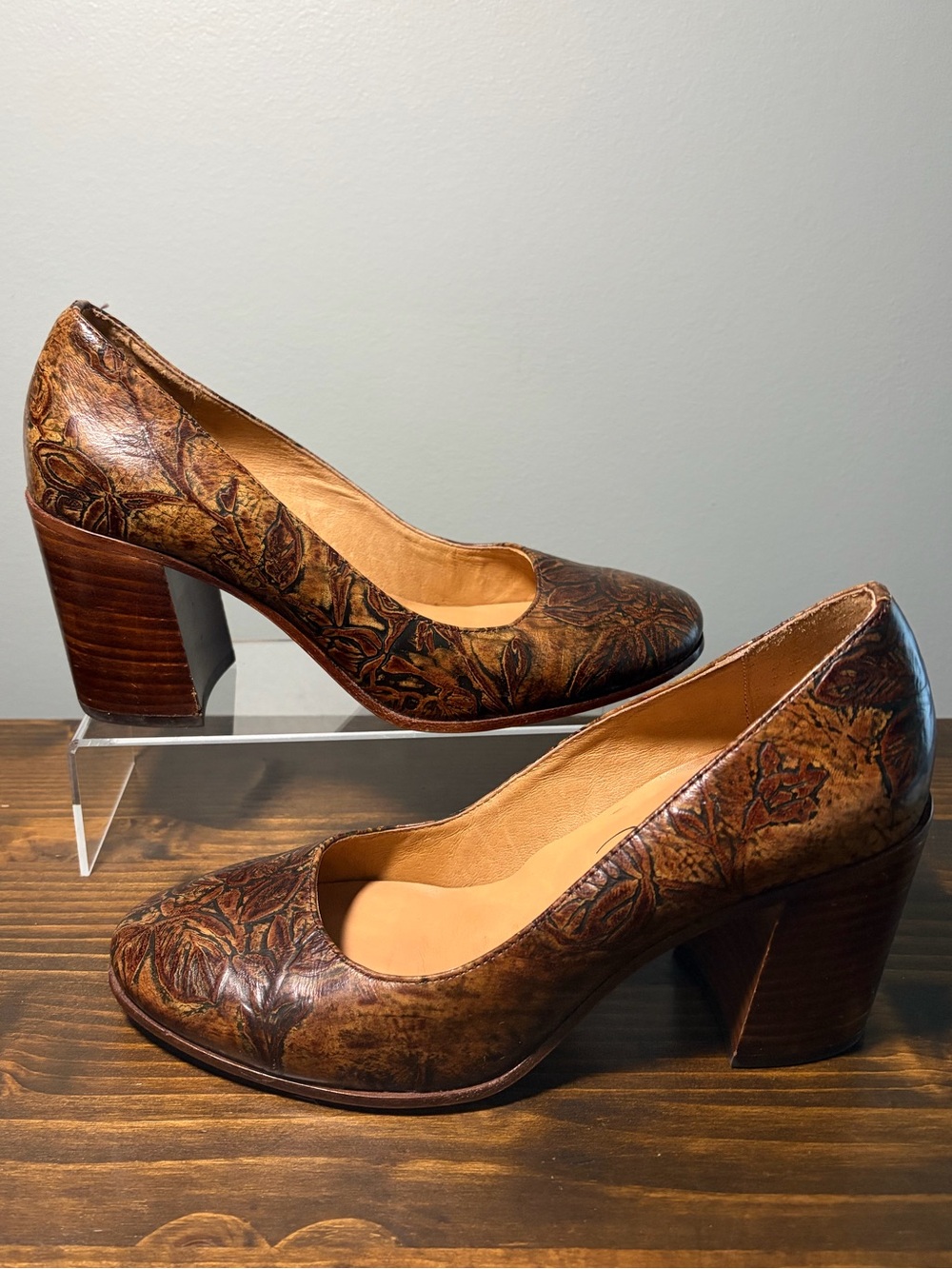 Patricia Nash Anita Bark Leaves Brown Floral Embossed Block Heel Pumps Size 7